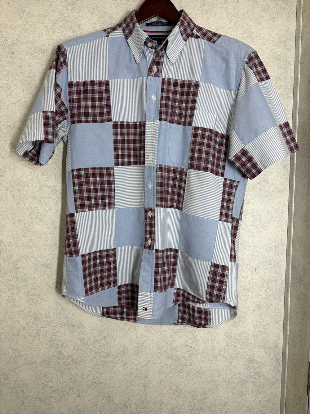 Tommy Hilfiger•Vintage•Men’s•Preppy•Patchwork•Short Sleeve Button-Down Shirt•Lg